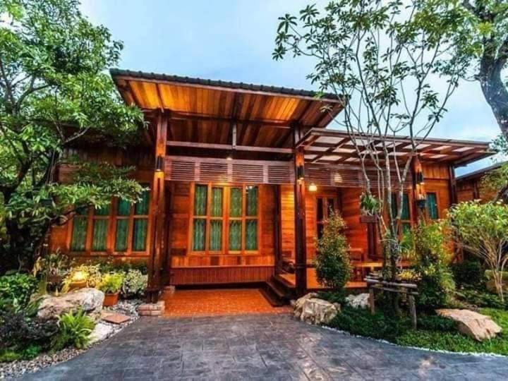 Areeya Phubeach Resort Wooden House Ban Chong Phli Bagian luar foto