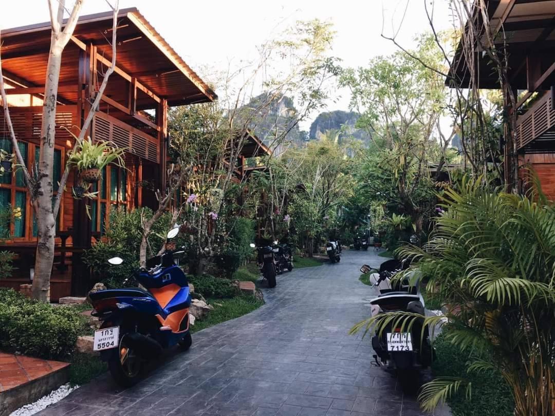Areeya Phubeach Resort Wooden House Ban Chong Phli Bagian luar foto