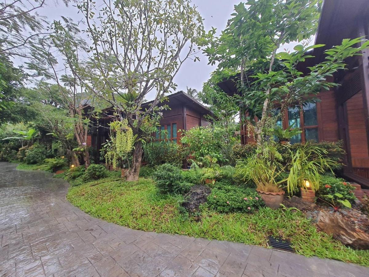 Areeya Phubeach Resort Wooden House Ban Chong Phli Bagian luar foto