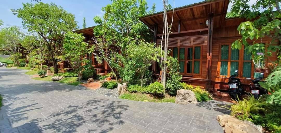 Areeya Phubeach Resort Wooden House Ban Chong Phli Bagian luar foto